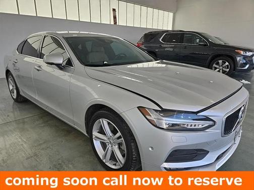 2018 Volvo S90 T5 Momentum