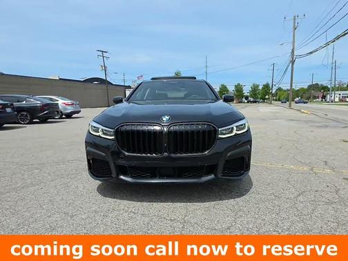 Black Sapphire Metallic 2022 BMW 740 i xDrive