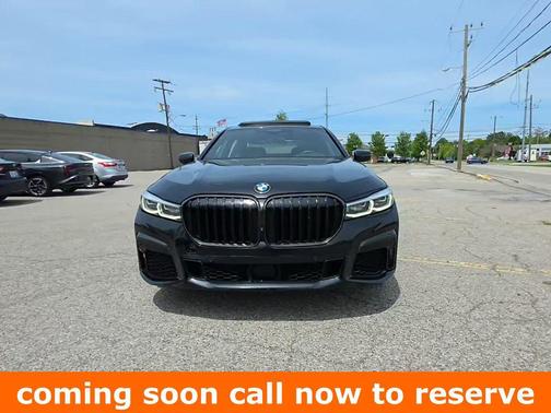 Black Sapphire Metallic 2022 BMW 740 i xDrive
