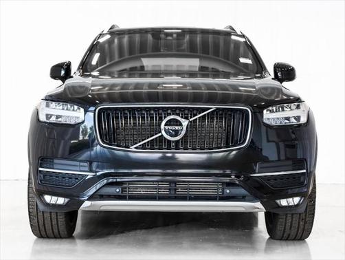 2019 Volvo XC90 T6 Momentum