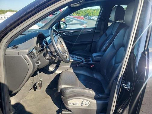 2017 Porsche Macan Base