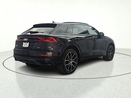 Orca Black Metallic 2020 Audi Q8 55 Premium Plus