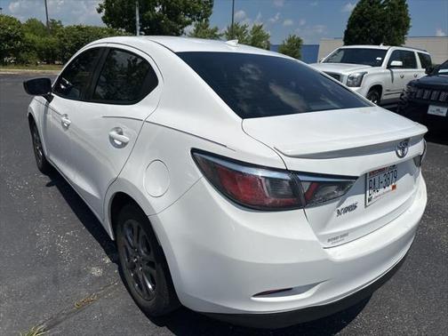 2019 Toyota Yaris Sedan LE