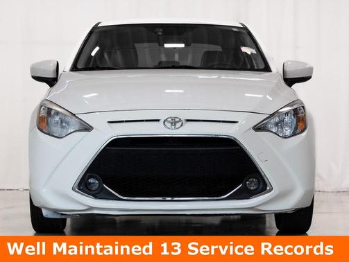 2019 Toyota Yaris Sedan LE