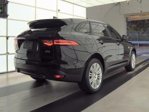 2018 Jaguar F-PACE 25t Premium