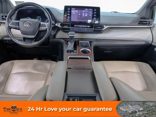2021 Toyota Sienna XLE 8 Passenger