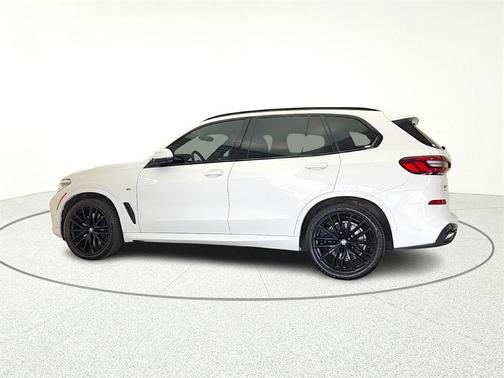 2022 BMW X5 M50i