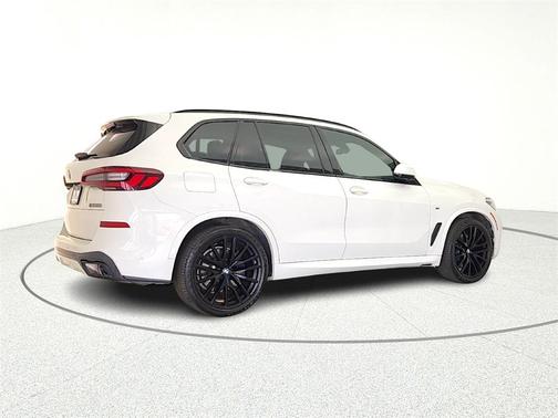 2022 BMW X5 M50i