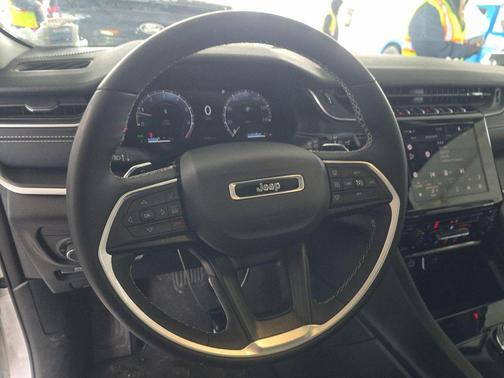 2023 Jeep Grand Cherokee Laredo