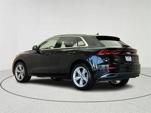 2023 Audi Q8 55 Premium