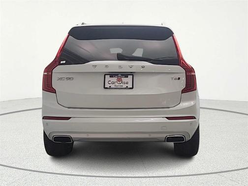 2017 Volvo XC90 T6 Momentum