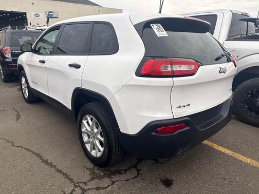 2017 Jeep Cherokee Sport