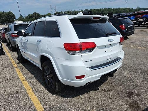 Bright White Clearcoat 2021 Jeep Grand Cherokee Overland