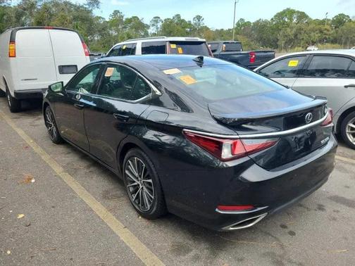 2023 Lexus ES 350 Base