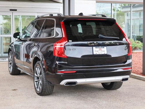 2019 Volvo XC90 T6 Momentum