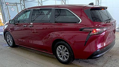 2023 Toyota Sienna XLE