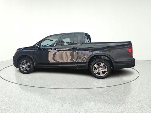 Crystal Black Pearl 2025 Honda Ridgeline TrailSport