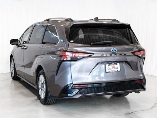 2021 Toyota Sienna XSE 7 Passenger