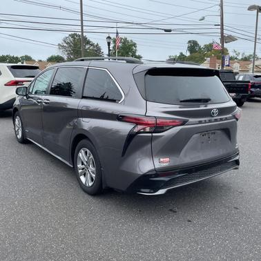 2021 Toyota Sienna XSE 7 Passenger