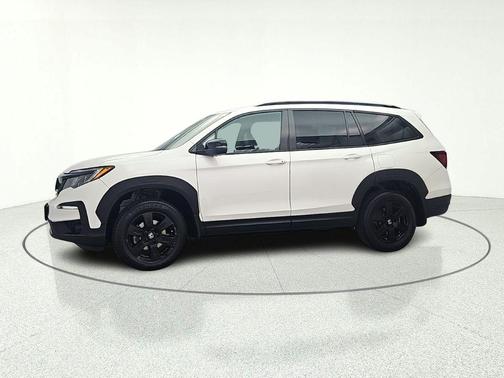 Platinum White Pearl 2022 Honda Pilot AWD TrailSport