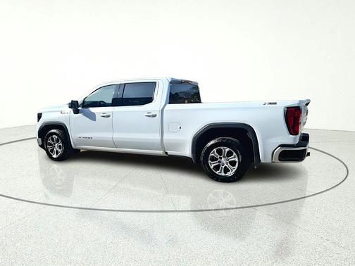 Summit White 2023 GMC Sierra 1500 SLE