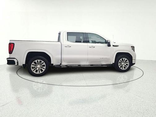 White Frost Tricoat 2022 GMC Sierra 1500 Denali