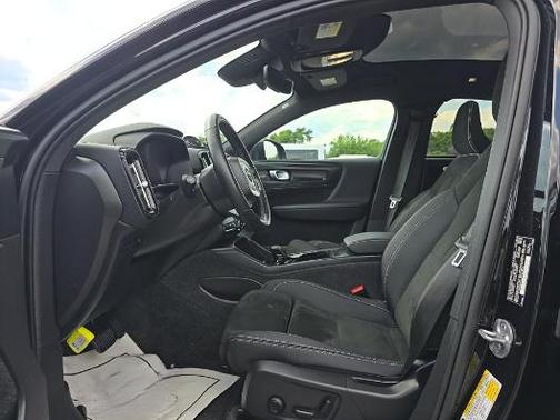 Black 2023 Volvo C40 Recharge Pure Electric Twin Ultimate