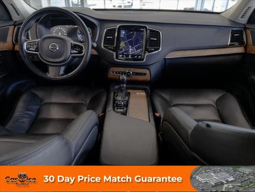 2021 Volvo XC90 T6 Momentum