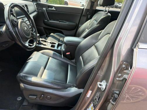 Mineral Silver 2017 Kia Sportage EX