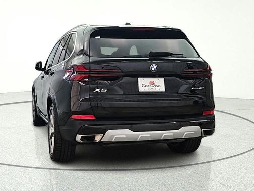 Black Sapphire Metallic 2024 BMW X5 xDrive40i