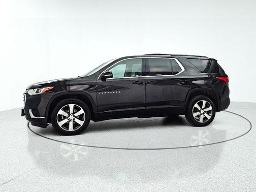Mosaic Black Metallic 2020 Chevrolet Traverse LT Leather