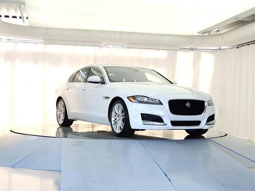 2017 Jaguar XF 35t Prestige