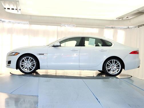 2017 Jaguar XF 35t Prestige