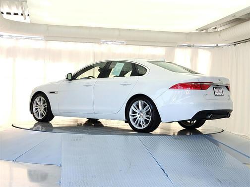 2017 Jaguar XF 35t Prestige