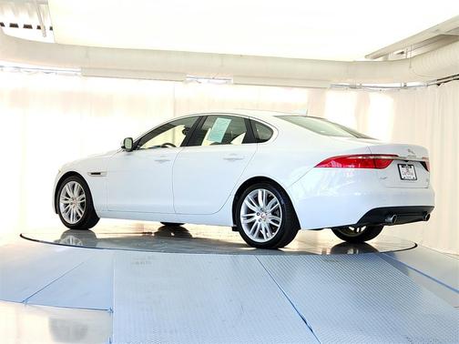 2017 Jaguar XF 35t Prestige