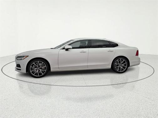 2018 Volvo S90 T6 Momentum