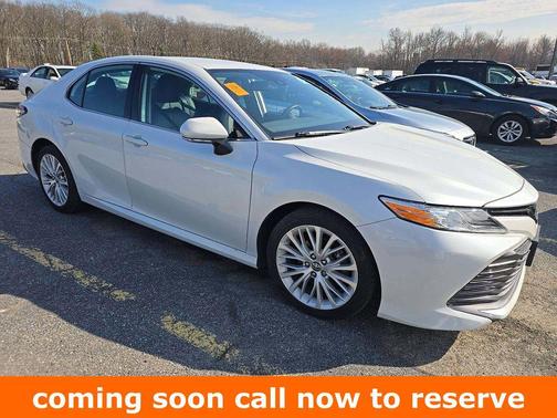 Pearl 2019 Toyota Camry XLE