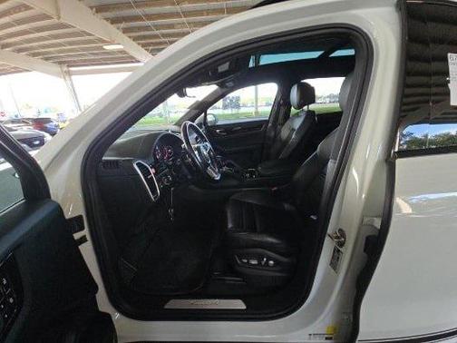 2021 Porsche Cayenne Cayenne