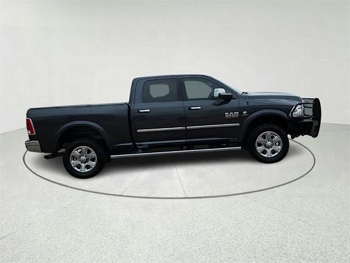 2018 RAM 2500 Laramie Crew Cab 4x4 6'4' Box