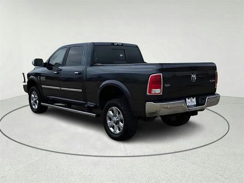 2018 RAM 2500 Laramie Crew Cab 4x4 6'4' Box