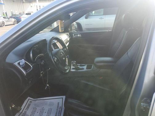 2018 Jeep Grand Cherokee Laredo E