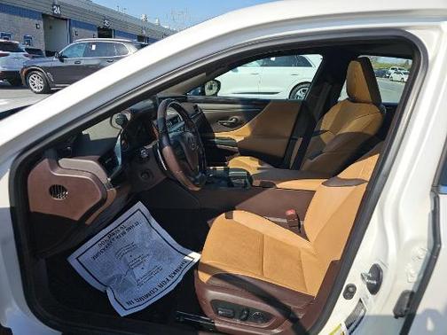 Eminent White Pearl 2020 Lexus ES 350 Base