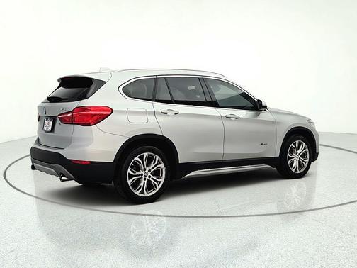 Glacier Silver Metallic 2017 BMW X1 xDrive 28i