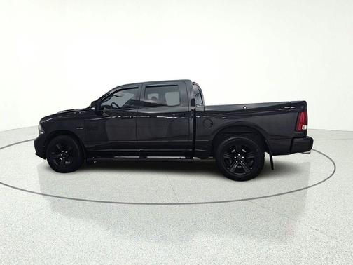 Brilliant Black Crystal Pearlcoat 2016 RAM 1500 Sport