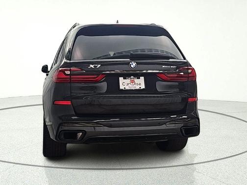 Black Sapphire Metallic 2021 BMW X7 xDrive40i
