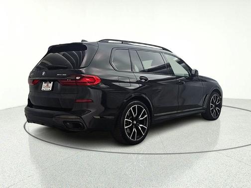 Black Sapphire Metallic 2021 BMW X7 xDrive40i