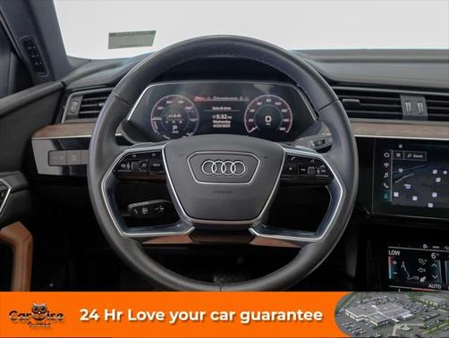 2022 Audi e-tron Premium