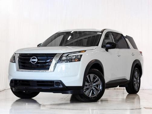 2025 Nissan Pathfinder S FWD