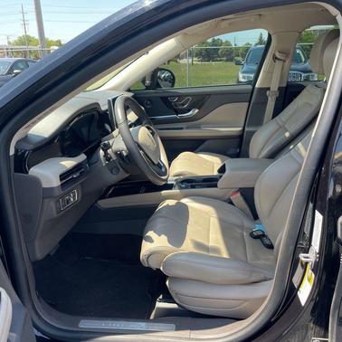 Infinite Black Metallic Clearcoat 2022 Lincoln Corsair Reserve