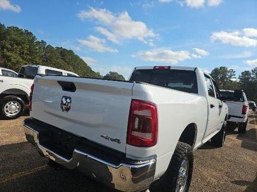 2020 RAM 2500 Tradesman Crew Cab 4X4 6'4' Box